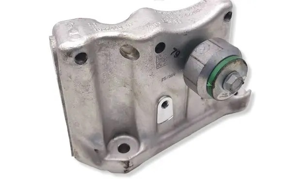 Mini Countryman U25 Engine mounting bracket 18915910 1022660 9452144