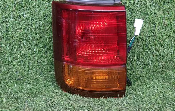 Nissan Elgrand Rear/tail lights