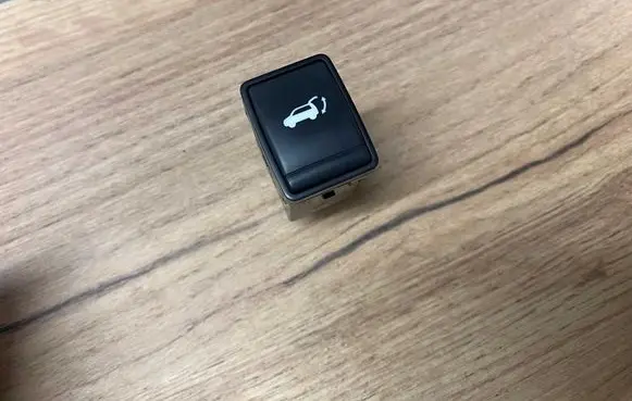 Renault Austral Tailgate opening switch 3JA0B