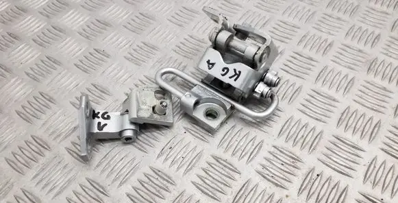 Rear door hinge set