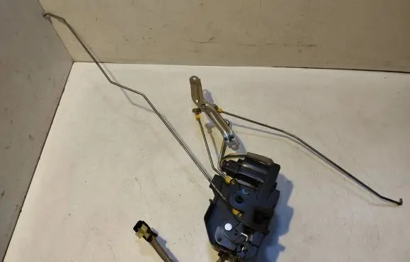 Hyundai Getz Front door lock