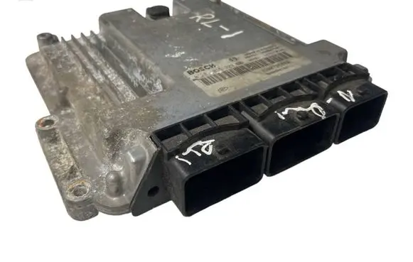 Renault Laguna III Engine control unit/module 8200946162 8200726880 0281015323