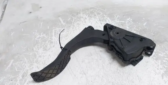 Audi A6 S6 C6 4F Accelerator throttle pedal 4F1723523A 6PV00898404