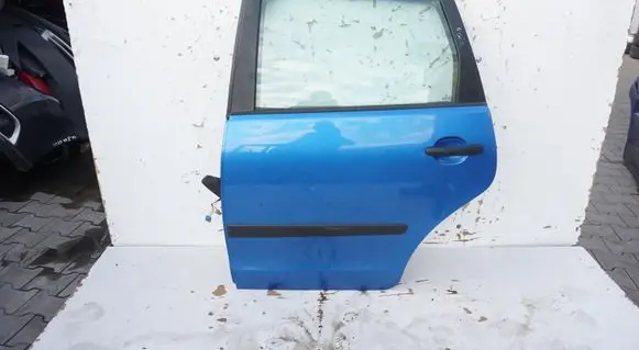 Volkswagen Polo IV 9N3 Rear door