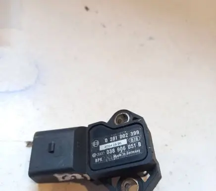 Volkswagen Golf V Air pressure sensor 0281002399 038906051B 47042A