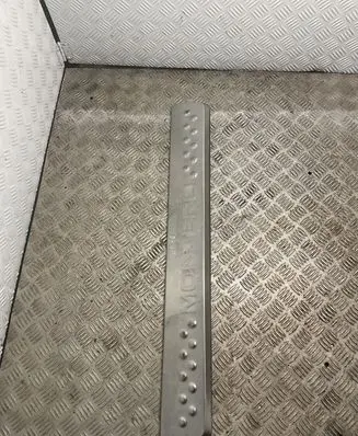 Mitsubishi Pajero Front sill (body part) 