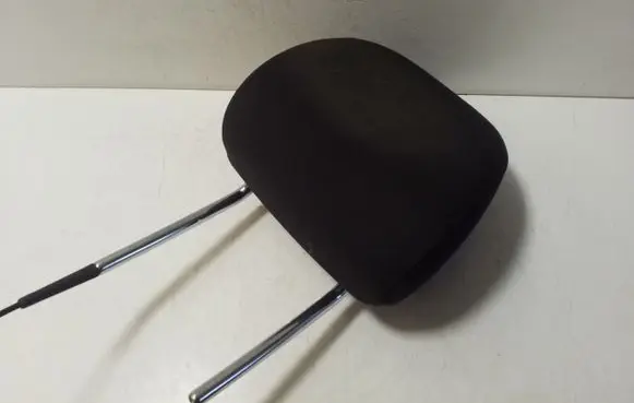 Toyota Avensis T270 Front seat headrest 