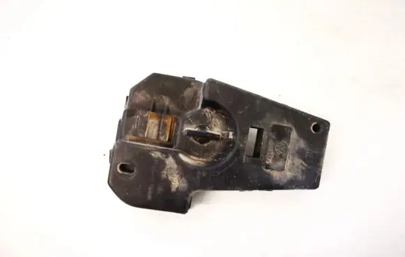 Volkswagen Sharan Tail light bulb cover holder 7m0945257a