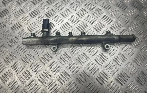 Volvo S40, V40 Fuel main line pipe 7700114017 0445214024