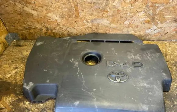 Toyota Avensis T270 Engine cover (trim)