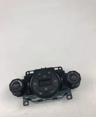 Ford Fiesta Climate control unit 8A6T18C612BR