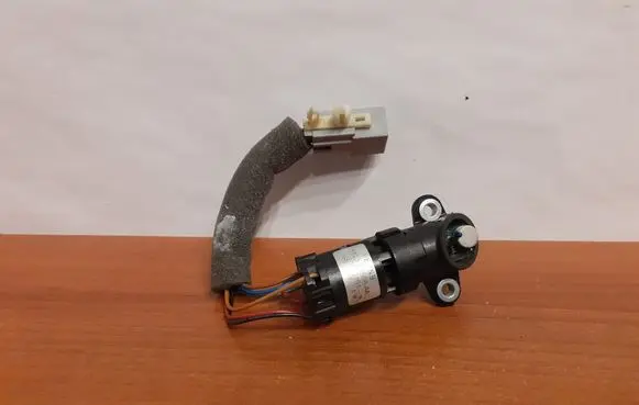 Jaguar XF X250 Oil temperature sensor 8432 8X238B506AA