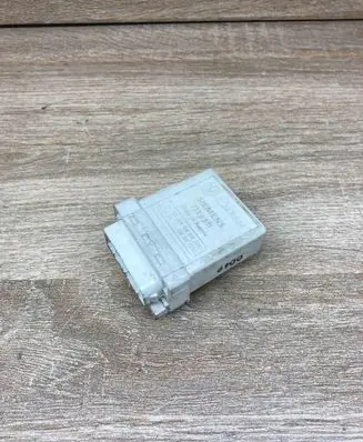 BMW 3 E46 Glow plug pre-heat relay 2247664 Used