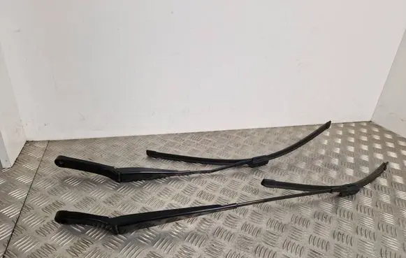 Skoda Octavia Mk4 Front wiper blade arm 5E4955410 5E4955409