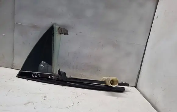 Mercedes-Benz CLS C219 Rear vent window glass 43R001168 E000233