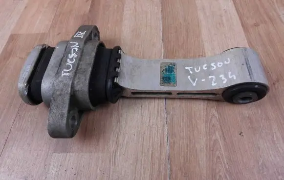 Hyundai Tucson IV NX4 Gearbox mount 21950R5300
