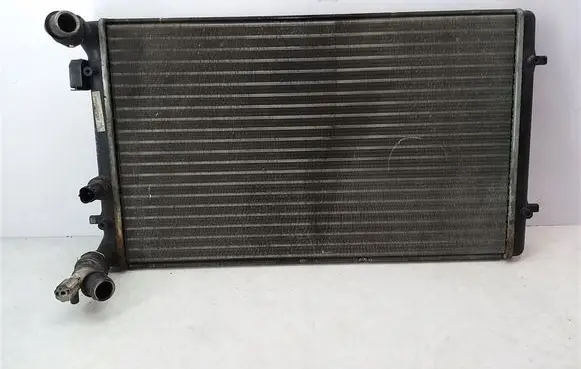 Volkswagen Golf IV Coolant radiator 1J0121253H