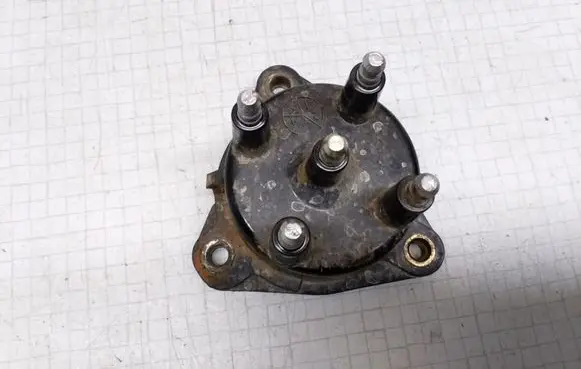 Renault 19 Spark distributor cap 