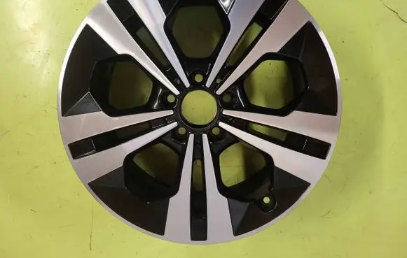 R18 alloy rim