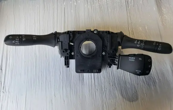 Wiper turn signal indicator stalk/switch