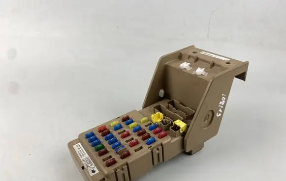 Subaru Impreza III Fuse module 82201FG010