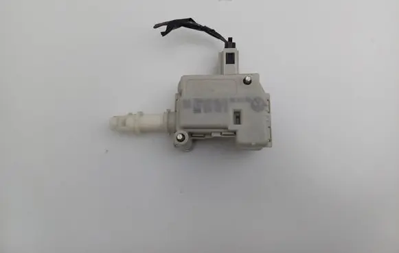 Volkswagen Golf IV Central locking motor 3B0959781B