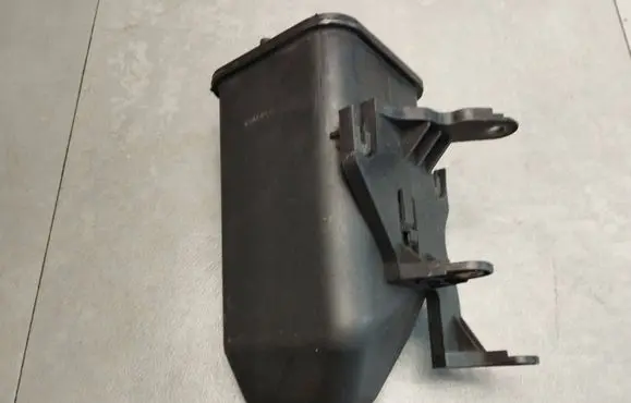 Active carbon filter fuel vapour canister