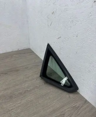 Volkswagen Caddy Front triangle window/glass 2K5845412