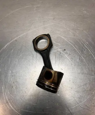 Mercedes-Benz Sprinter W906 Piston with connecting rod 8349F