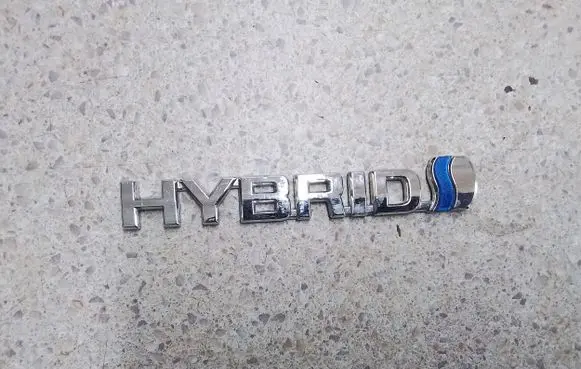 Toyota C-HR I Fender model badge letters 75374F4020