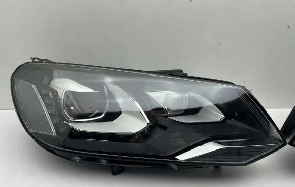 Volkswagen Touareg II Headlight/headlamp 7P1941752