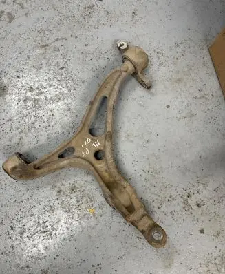 Mercedes-Benz ML W164 Front lower control arm/wishbone 000062366106