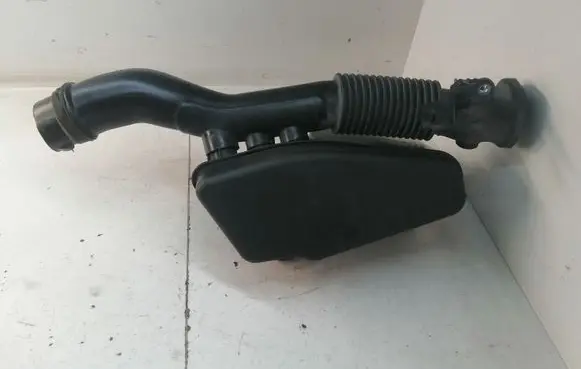 Toyota Prius (XW30) Intake resonator 1789337040
