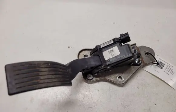 Hyundai Santa Fe Accelerator throttle pedal CD10299A2B90
