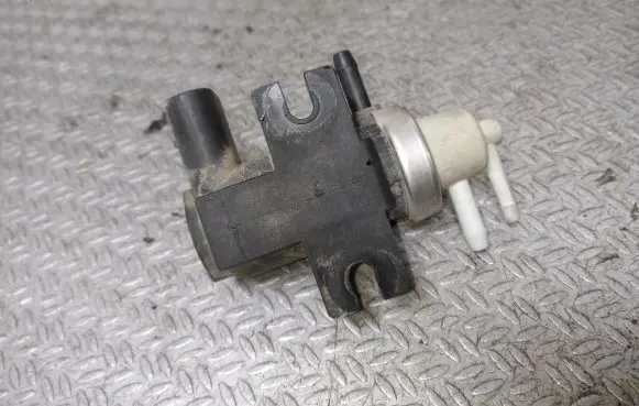 Skoda Octavia Mk1 (1U) Turbo solenoid valve 1J0906627A