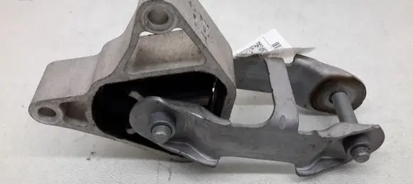 Engine mount bracket