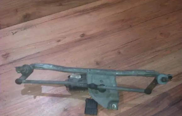 Opel Combo B Front wiper linkage and motor