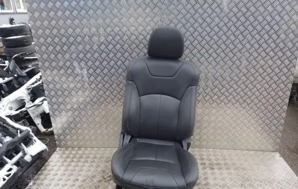 Mitsubishi Outlander Front passenger seat 