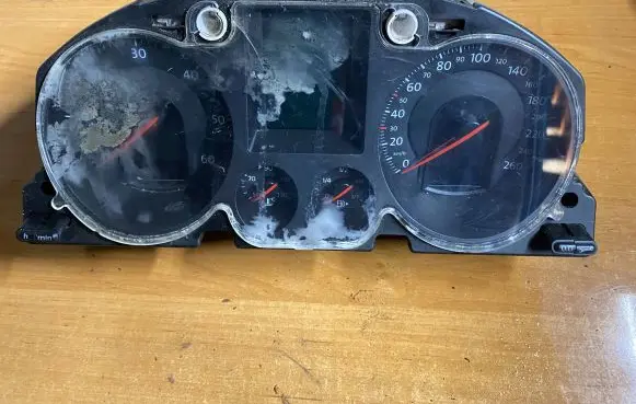 Volkswagen PASSAT B6 Speedometer (instrument cluster) A2C53194181