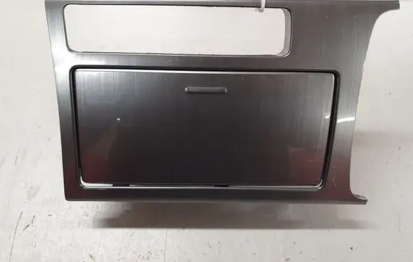 Cup holder front