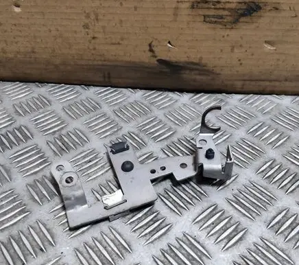 Mercedes-Benz C W205 Engine mounting bracket