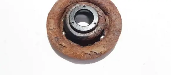 Toyota Yaris Coil spring mount 