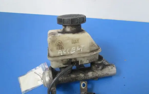 Hyundai Accent Master brake cylinder