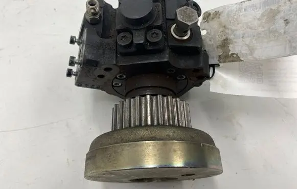 Audi A4 S4 B7 8E 8H Fuel injection high pressure pump 059130755S