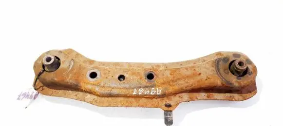 Honda CR-V Engine mount bracket