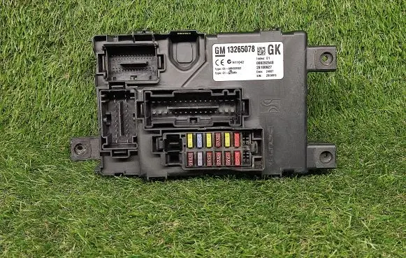 Opel Corsa D Central body control module 13265078 13265078GK