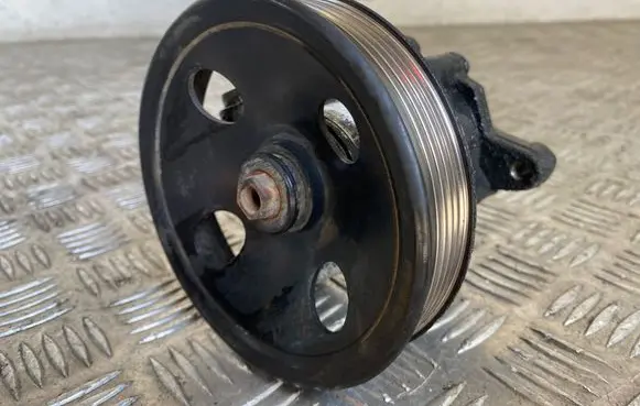 Mercedes-Benz CLK A209 C209 Power steering pump 0024669701 682L9L 690011H1T