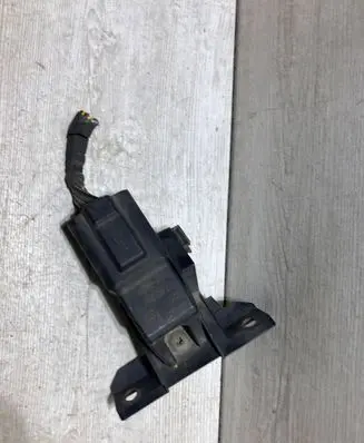 Audi A4 S4 B9 Glow plug pre-heat relay 8W0907599
