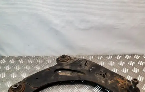 Opel Vivaro Front lower control arm/wishbone
