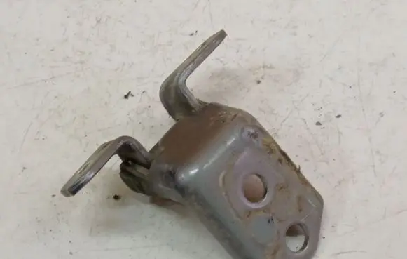 Mazda 3 I Rear door lower hinge 